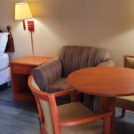Regency Travel Inn Hayti Eksteriør bilde