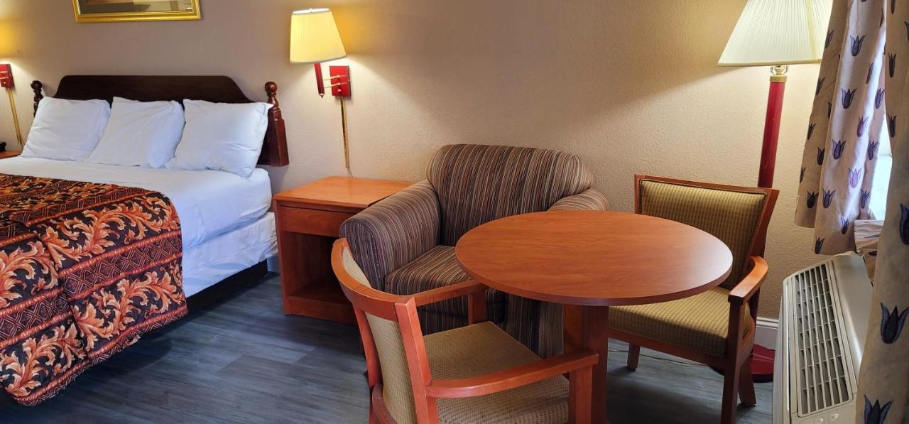 Regency Travel Inn Hayti Eksteriør bilde