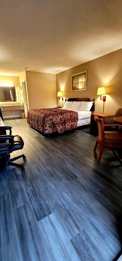 Regency Travel Inn Hayti Eksteriør bilde